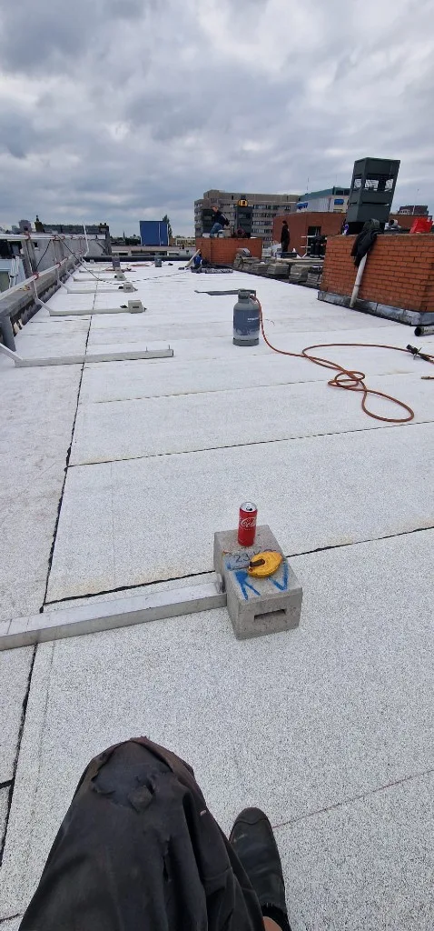 Isolatieplaten installatie op platdak
