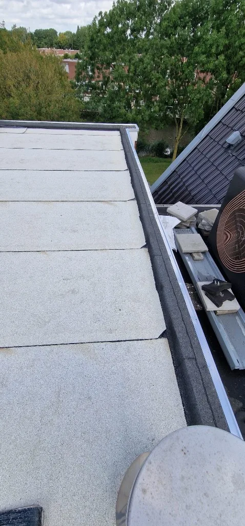 Randafwerking en dakrand detail op platdak